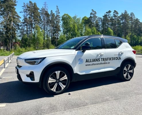 Elbilar i trafiken - Allians trafikskola Stockholm